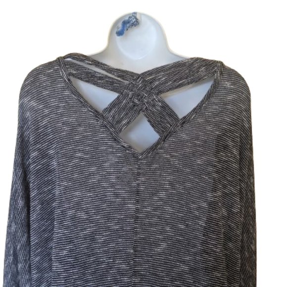 --- Long Soft Gray Scoop Neck Sweater Size 2X - Picture 3 of 4